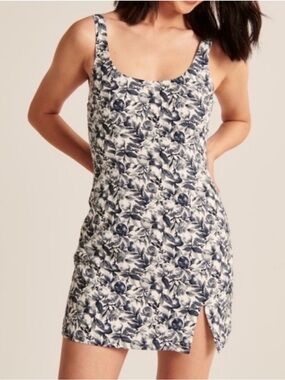 Abercrombie Floral Scoop Neck Mini Dress in Navy & White small